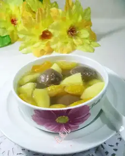 Ice cream and fruit round