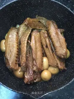 Red duck wings