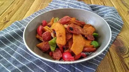 Pumpkin fried sausage