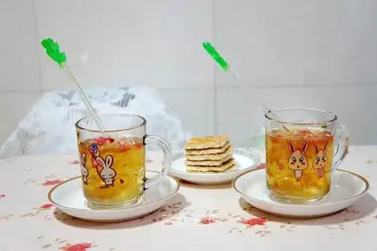 Peach and glue soup