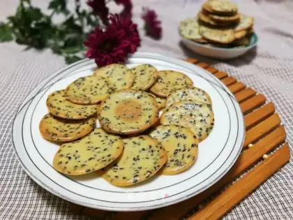 Sesame pretzels