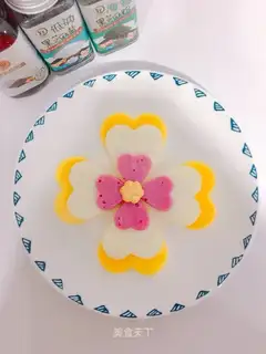 Three colours and four leaves