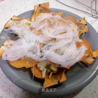 A fan of garlic varnish