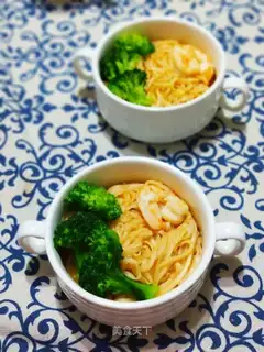 Shrimp noodles