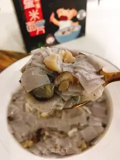 Crab-crumb dry noodles