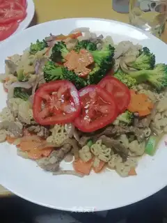 Black pepper beef pasta