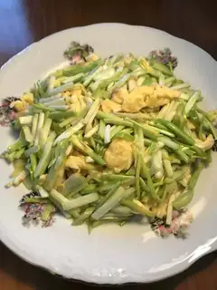 Garlic fried eggs