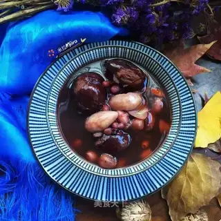Lily Five Red Soup