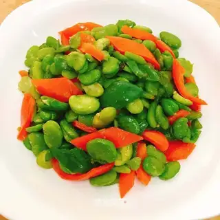 Twin peppers, sweet peas