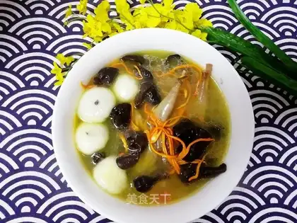 Worm and pigeon soup
