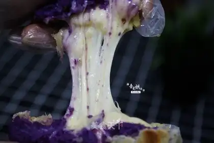 The cheese sauce is bad