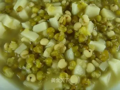Mung bean and coix rice cake sauce