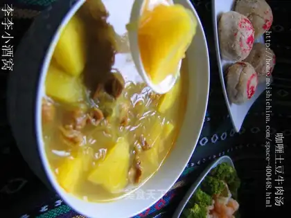 Curry potato beef soup