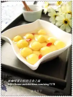 Sweet potato balls and ginger syrup water
