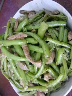 stir-fried half of beans with meat