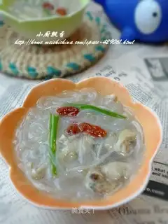 Clam, golden needle and vermicelli soup