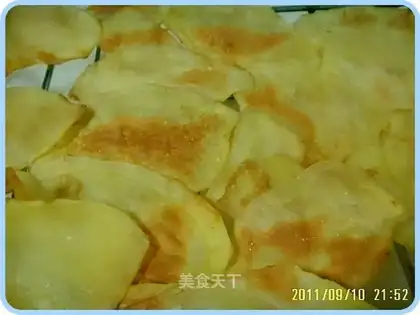 Homemade baked potato chips