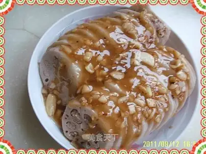 Sweet and sour pork lotus root