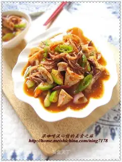 stir-fried small cuttlefish with spicy vegetables