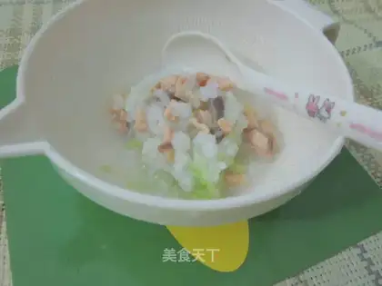 Salmon porridge with shredded vegetables