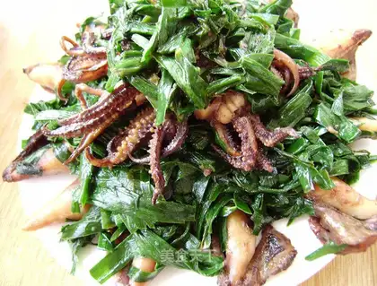 stir-fried cuttlefish with leeks