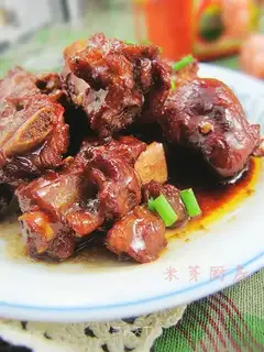 Grilled pork ribs with fermented bean curd and chili sauce