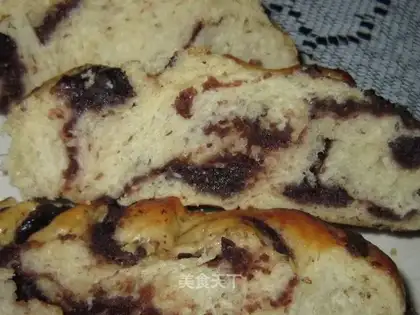 Red bean and osmanthus braid bread