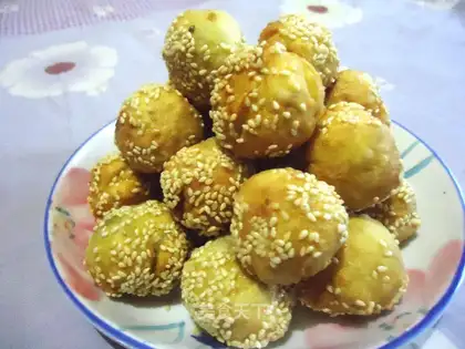 Sesame melon balls