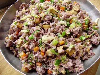 Fried rice with dried beans