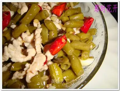 stir-fried shredded pork with sour beans