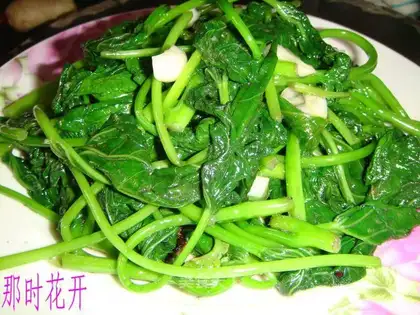 Garlic sweet potato leaves