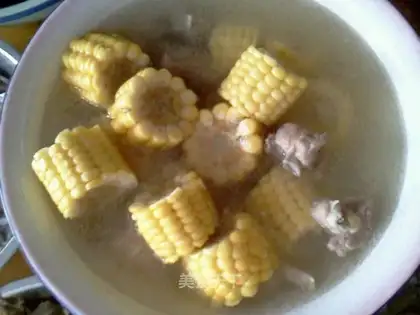 Stewed pork ribs with corn