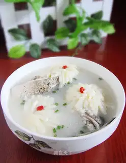 Chrysanthemum, jade and sea bass soup