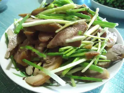 pork head with chives