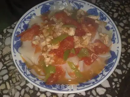 Stewed noodles with tomato and egg