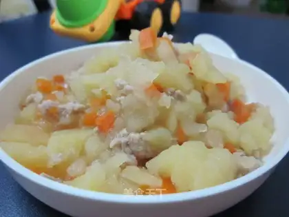 Minced pork and minced potatoes