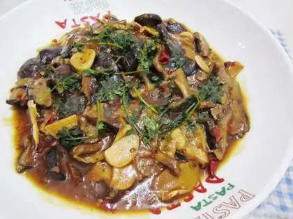 Fish-flavored mushroom sizzling plate perch