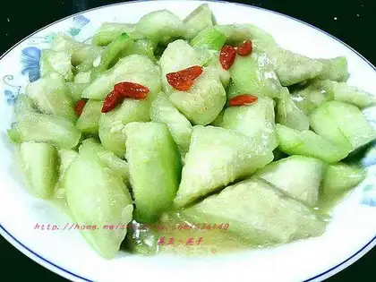 stir-fried loofah with medlar
