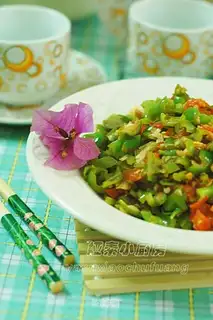stir-fried green peppers with tomatoes