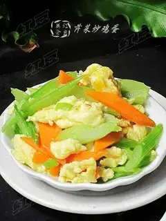 Scrambled eggs with celery