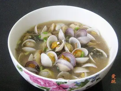 White clams salt-based bean soup