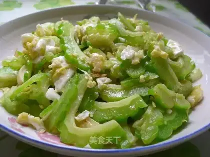 Scrambled eggs with bitter gourd
