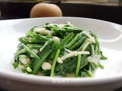 stir-fried mushroom with leeks and vegetables