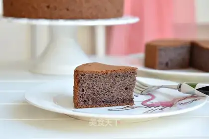 Black rice, pink cake