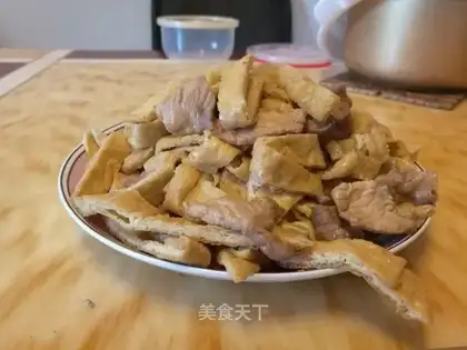 Tofu-skin fried meat