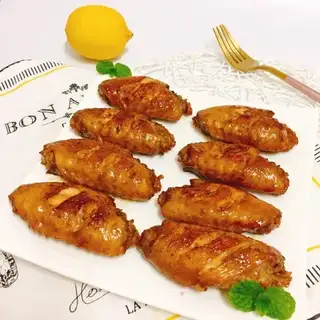 The baby's red chicken wings