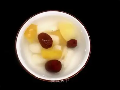 Red-tree apple water