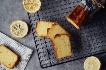 Lemon pound cake