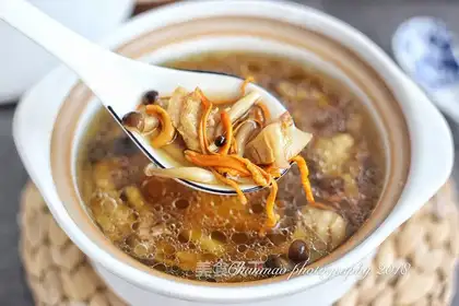 Crab-smelling duck soup