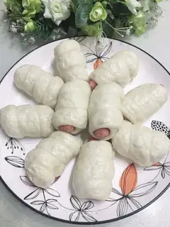 Milk and hot dog rolls